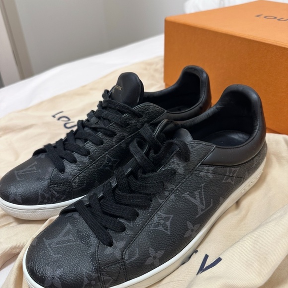 Louis Vuitton Luxembourg Man - Picture 2 of 6